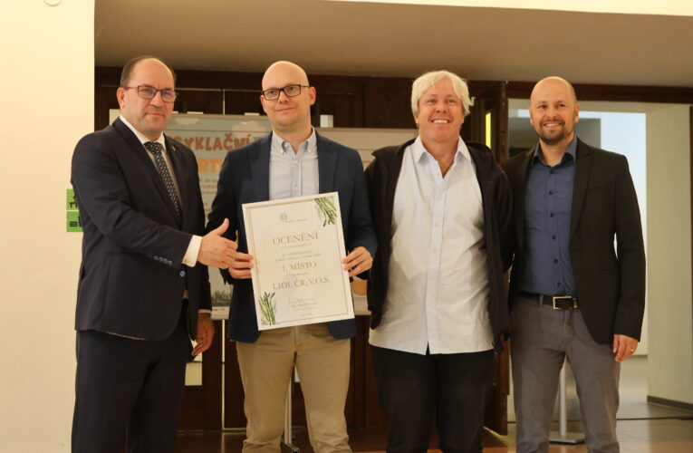 Chřest z našich polí Čechům chutná. Letos ho šlo do obchodů 182 tun, nejlepší prodejci dnes získali ocenění