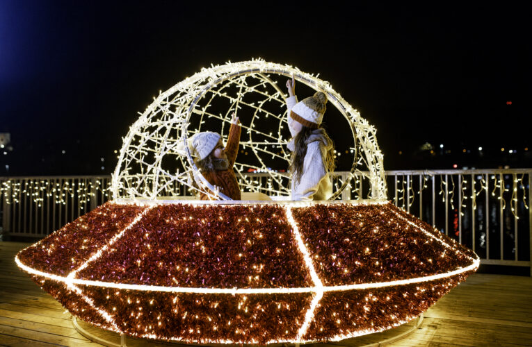 Třetí ročník projektu „Světla vyprávějí…“ přináší fascinující vesmírný zážitek do Žlutých lázní