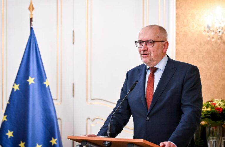 Ministr Bek ocenil vysokoškolské studenty, pedagogy a vědce