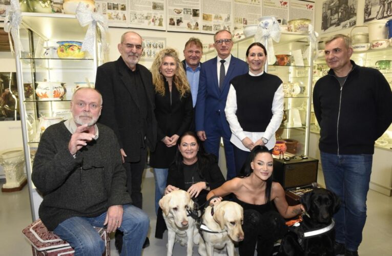 Kdo ze 30 osobností má nejhezčí nočník a za kolik se vydraží.