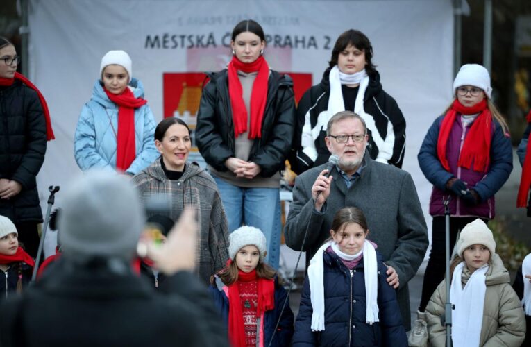 Karlovo náměstí po roce opět vybízí k předvánočnímu zastavení