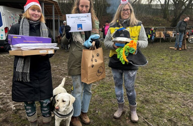 I pejskové milují Mikuláše! Nadílka organizace Helppes opět bavila, vzdělávala a sbližovala lidi a jejich čtyřnohé kamarády.