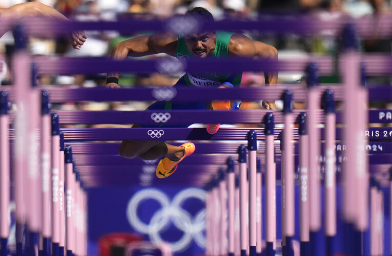 Snímek překážkového běhu na olympijských hrách, který zachytil Petr David Josek, se stal Fotografií roku jubilejního 30. ročníku Czech Press Photo
