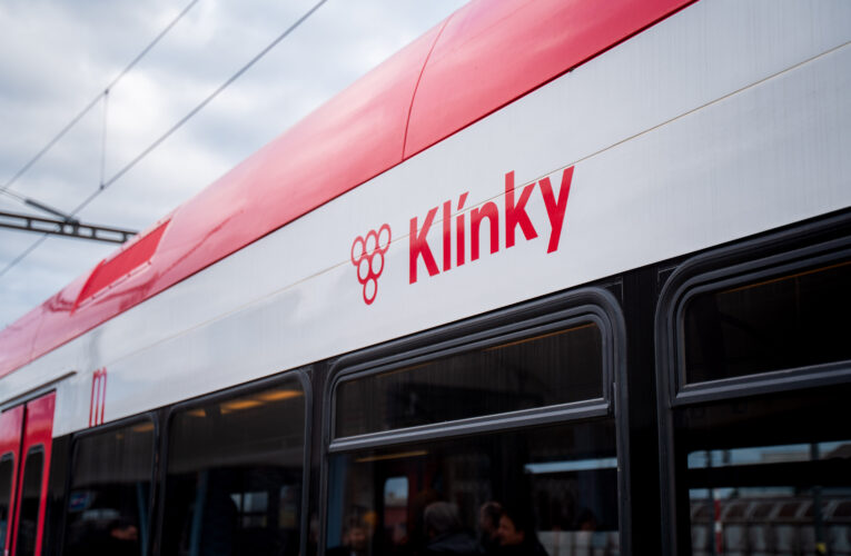 Purmice, Velkobílovecká Nová hora nebo Vrbovecký Šác. Na jihomoravské železnice vyjely vlakové soupravy pojmenované po viničních tratích Moravy