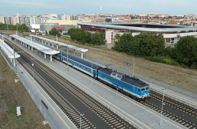 Po zimní pauze znovu startuje fotbalová liga. Na stadiony se nejpohodlněji dostanete vlakem