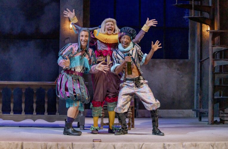 Shakespearovský spolek z amerického Cincinnati navštíví Divadlo Bez zábradlí a nabídne tak jedinečnou příležitost zhlédnout Večer tříkrálový v anglickém originále