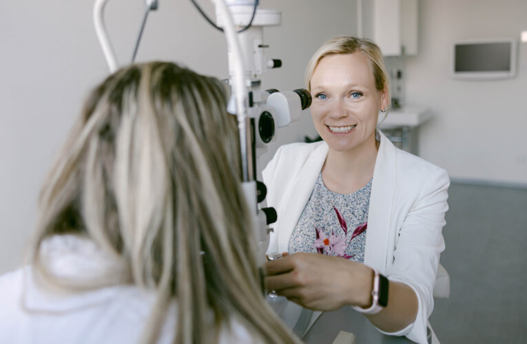 Laserové operace očí: Jaké jsou možnosti v roce 2025?