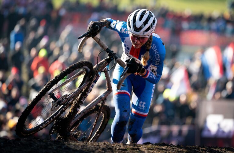 Barbora Bukovská druhá mezi juniorkami na MS v cyklokrosu!