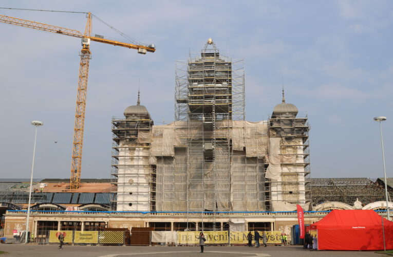 Hodiny zrekonstruovaného Průmyslového paláce odbijí příští rok v červnu