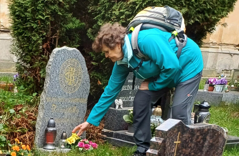 Členové KČT Divadlo Plzeň uctili památku svých předchůdců