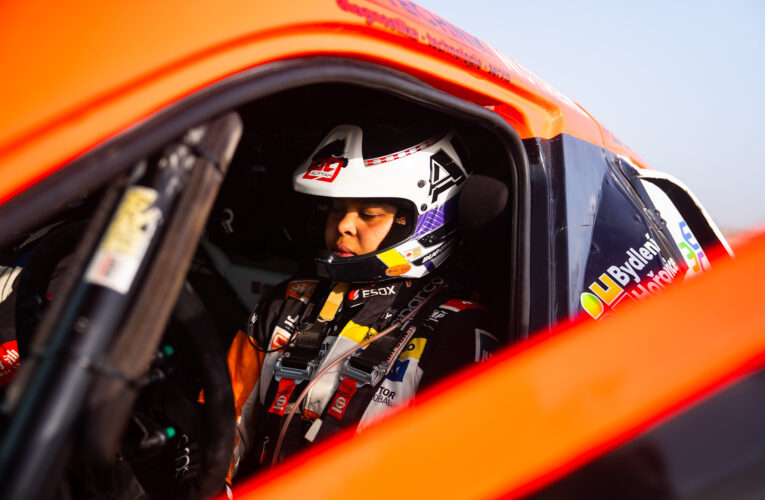 Buggyra absolvovala v dubajské poušti klíčový test před čínskou výzvou,  Aliyyah Koloc se vrátila za volant.