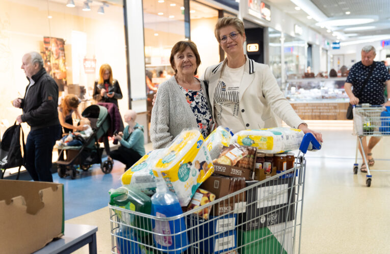 Tesco opět pomáhá: Do jarní Sbírky potravin se zapojí více než 180 prodejen i Tesco Online nákupy