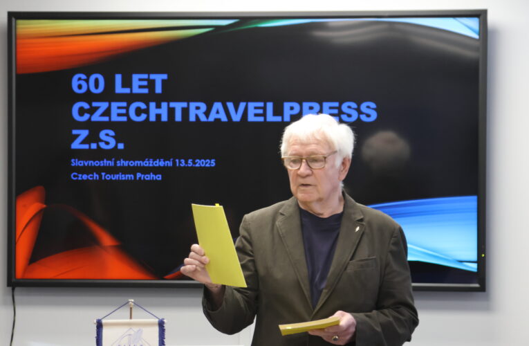60 let služby turismu