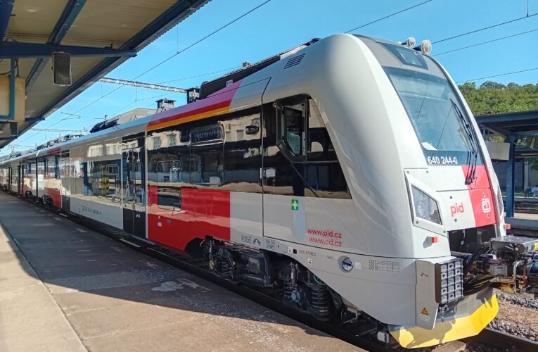 Velké české firmy chtějí pro své zaměstnance daňově zvýhodněný příspěvek na veřejnou dopravu. Stát se tomu brání, přitom by ho toto zvýhodnění nestálo ani korunu!