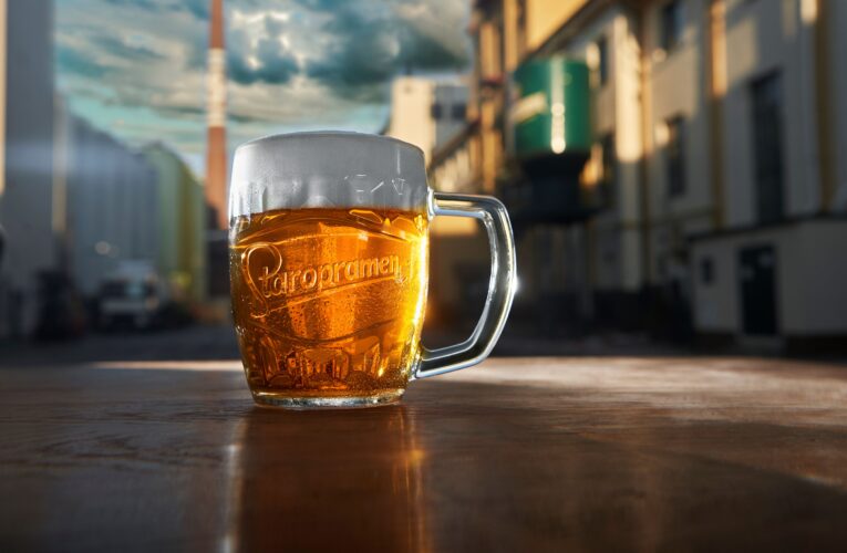 Pivovar Staropramen zve na první letošní Výčep pod komínem