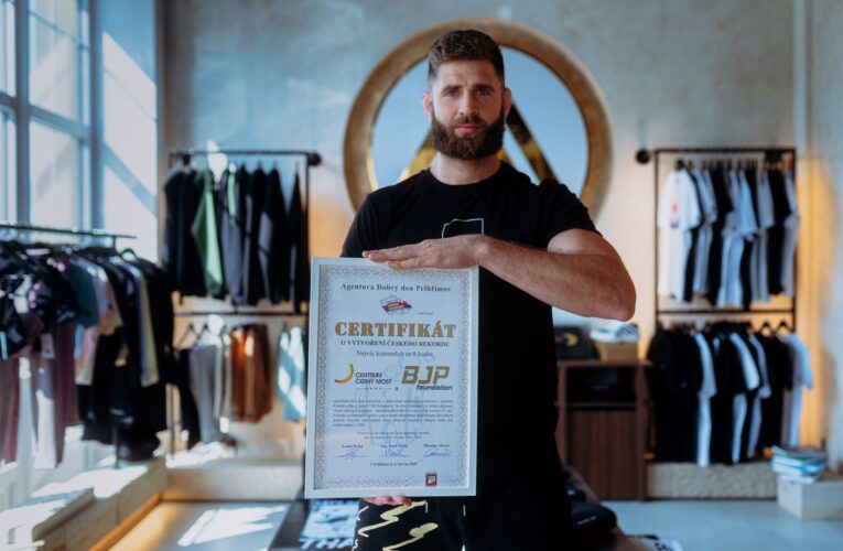 DEN KOTRMELCŮ ROZHÝBAL DĚTI I DOSPĚLÉ V CENTRU ČERNÝ MOST PADL REKORD NA DEN DĚTÍ