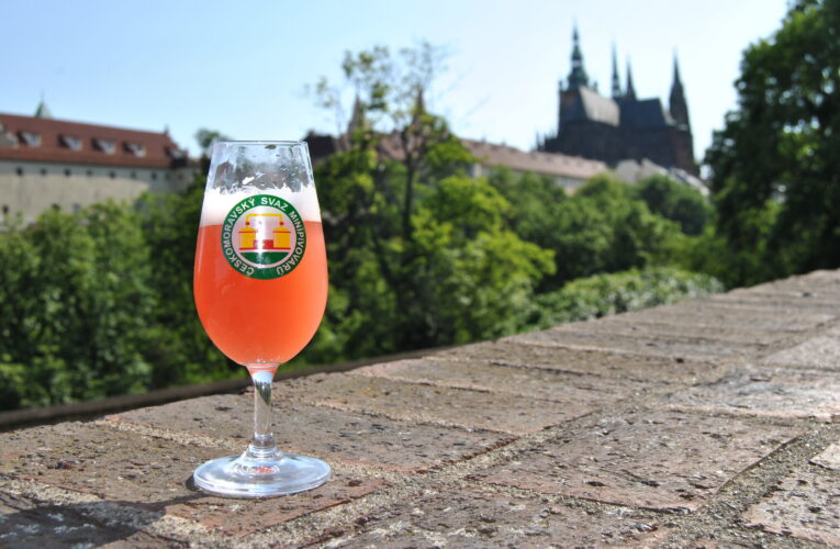 Festival minipivovarů na Pražském hradě 2025: Oslava české pivní kultury