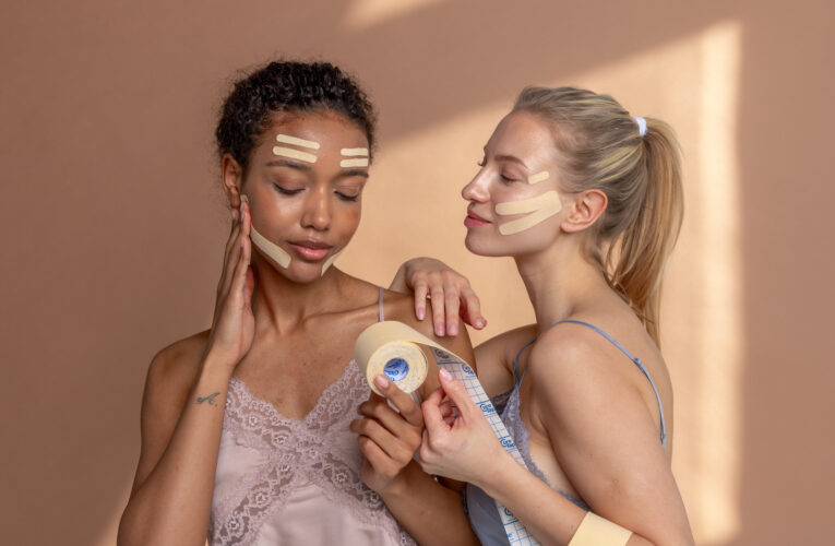 Nákupní tip: Krása sbalená na cesty: Limitovaná edice Summer Beauty Bag od Beautytape.cz