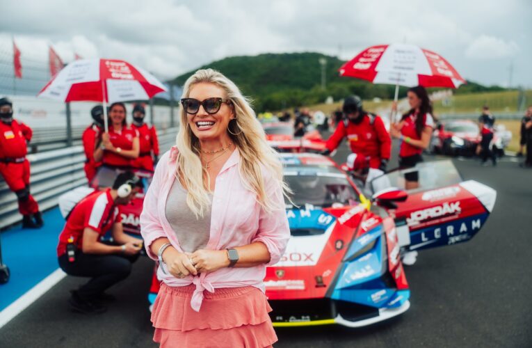 Trojité vítězství „doma“: týmu Jiřího Mičánka v Mostu fandila i Lucie Borhyová