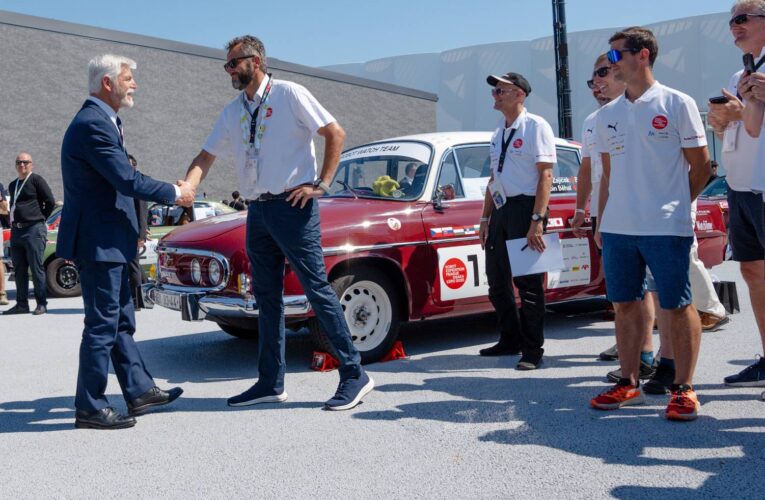 Prezident přivítal Robot Expedici na EXPO v Ósace. Setkali se znovu po měsíci, co ji odstartoval na Hradě