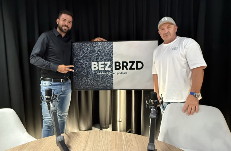 Bez brzd a bez servítků.