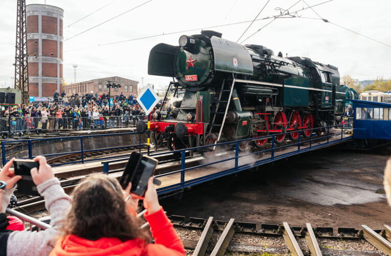 Setkání historie a moderní techniky. Nymburk bude hostit Národní den železnice