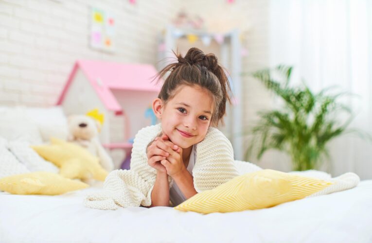 Když dítě vyroste z pokojíčku: tipy interiérové designérky na chytrou proměnu pokoje pro teenagera