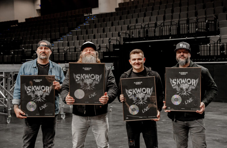 Škwor slaví další platinu, vydává LP reedici a chystá se Blíž k vám!