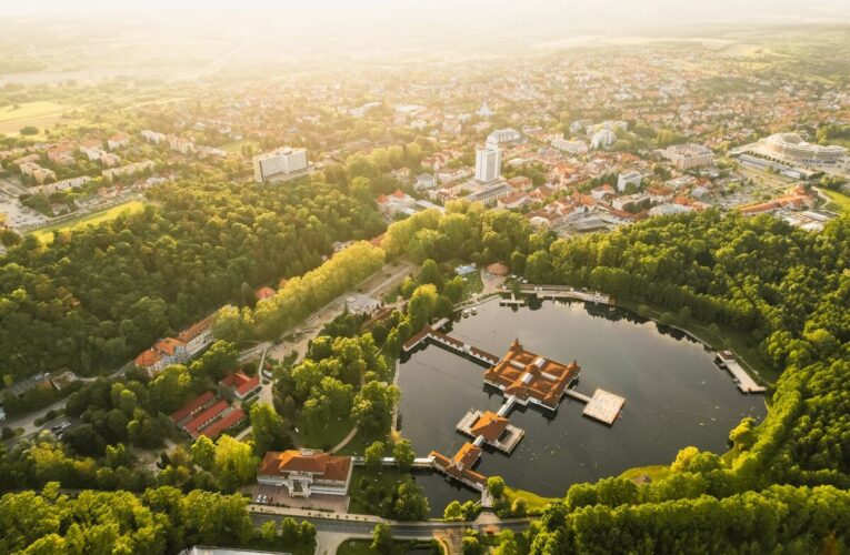 Co byste měli vědět před cestou do Maďarska. Pravidla a pokuty  na silnicích či lázeňských oblastech v roce 2025