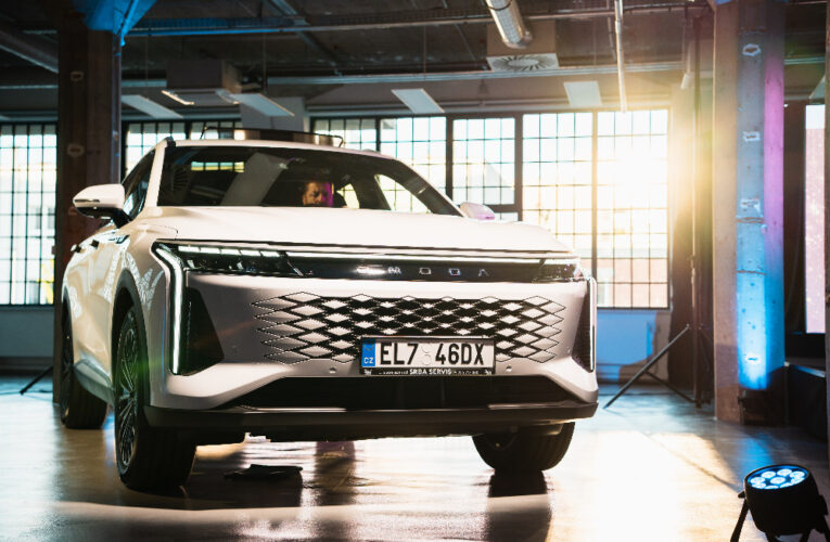 Elektrické SUV OMODA 9 se představilo v Praze