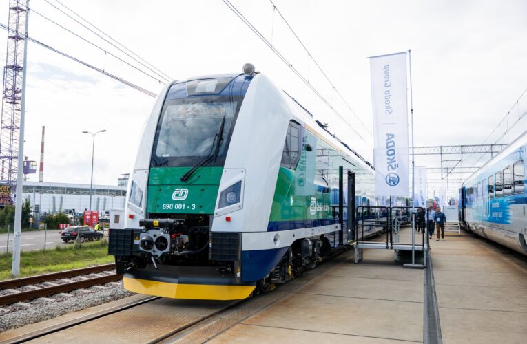 TRAKO Gdaňsk:  Nová generace bateriového vlaku pro České dráhy představena v Polsku