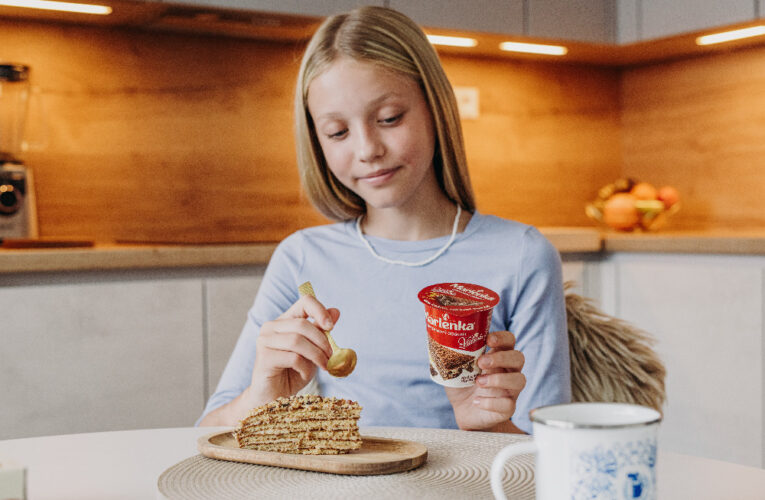 Zdravá a chutná školní svačinka – Smetanové jogurty Marlenka a Kefírová mléka z Valašska