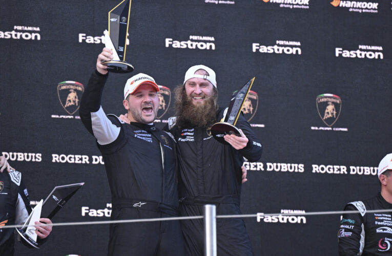 Dokonalý návrat do Lamborghini Super Trofeo. Mičánek Motorsport v Barceloně vybojoval vítězství