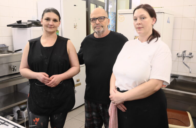 Je tady návrat do Bruntálu. Jaké rady před odjezdem týmu Zdeněk dal a kolik toho i nadále personál dodržuje?