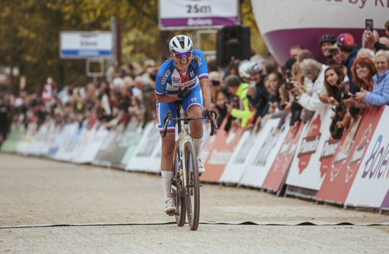Julia Kopecký šestá na MS v gravelu!