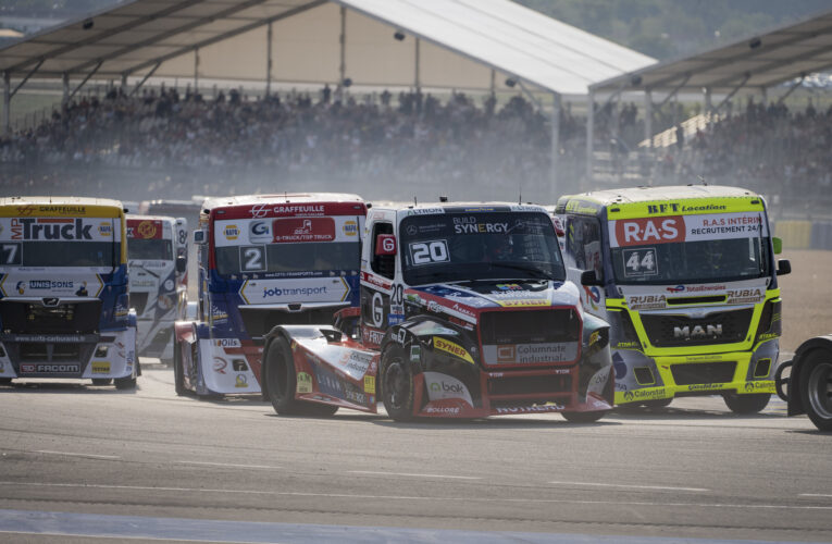 Téo Calvet bojuje o další titul.