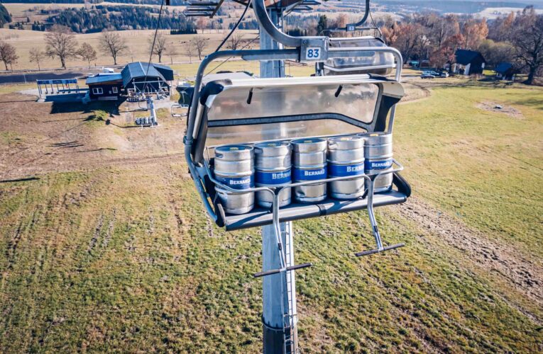 Testováno na pivech. Lanovka vezla 150 sudů piva
