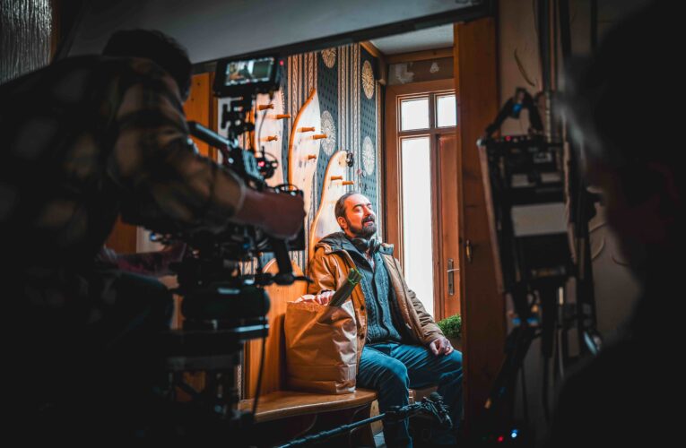 Bernard nakoupil klid do předvánočních reklamních bloků