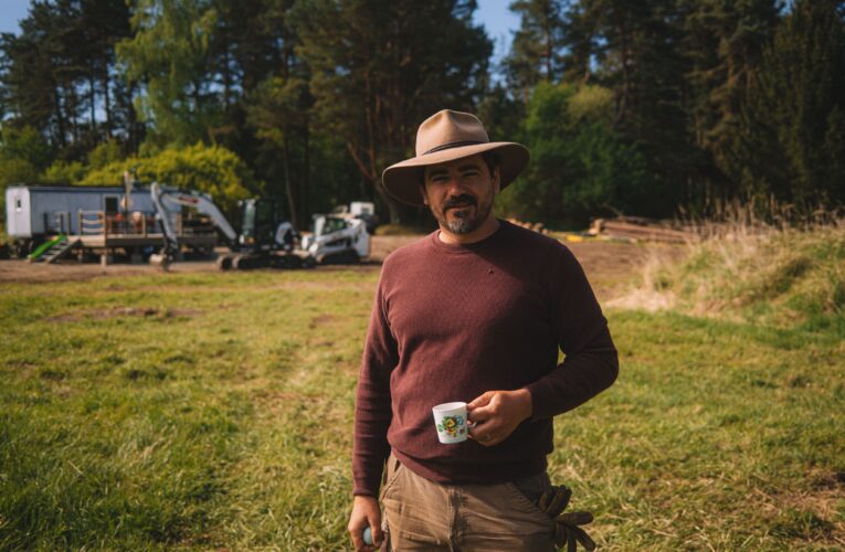 Už tento pátek se můžete těšit na další díl dokuseriálu Farma Vojty Kotka, a to ve 20.15 na Primě.