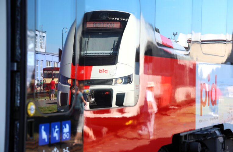 Do středních Čech přijíždějí další RegioFoxy. Nové vlaky budou vozit cestující do Mělníka a Mladé Boleslavi