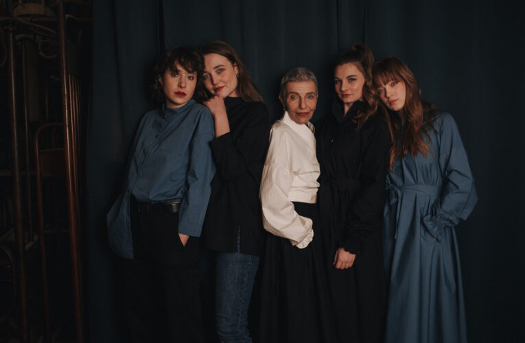 Veronika Svobodová – designová ženská móda s nádechem art deca a japonského minimalismu