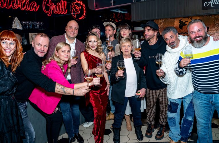 Jaroslava Obrmaierová, Monika Brzesková Žídková, Sagvan Tofi a Martin Dejdar pokřtili klip zpěvačky Grettis!