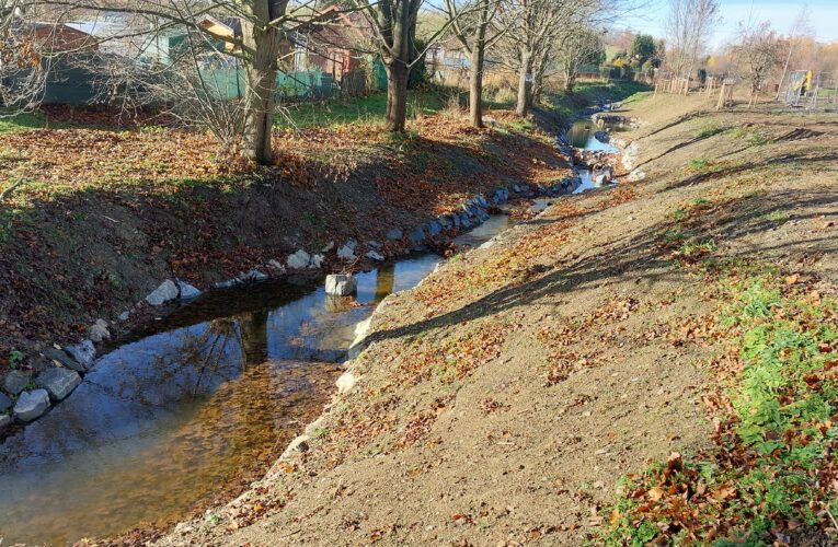 Obnovu Kobylího potoka dokončily v intravilánu Bruntálu Lesy ČR