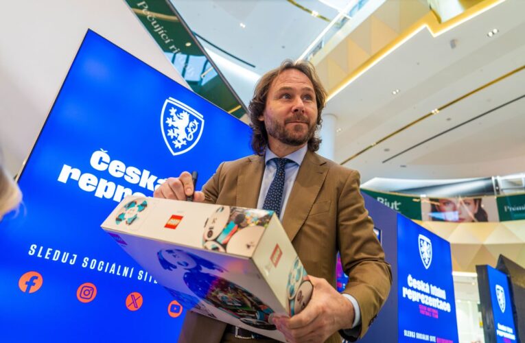 Westfield Chodov hostil jedinečnou akci ke startu prodeje vstupenek na baráž MS 2026 ve fotbale. Fotbalová aktivace se společností LEGO zde pokračuje až do konce března