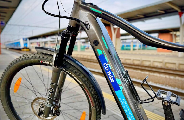 ČD Bike hlásí rostoucí zájem. Stále oblíbenější jsou elektrokola i skupinové výpůjčky