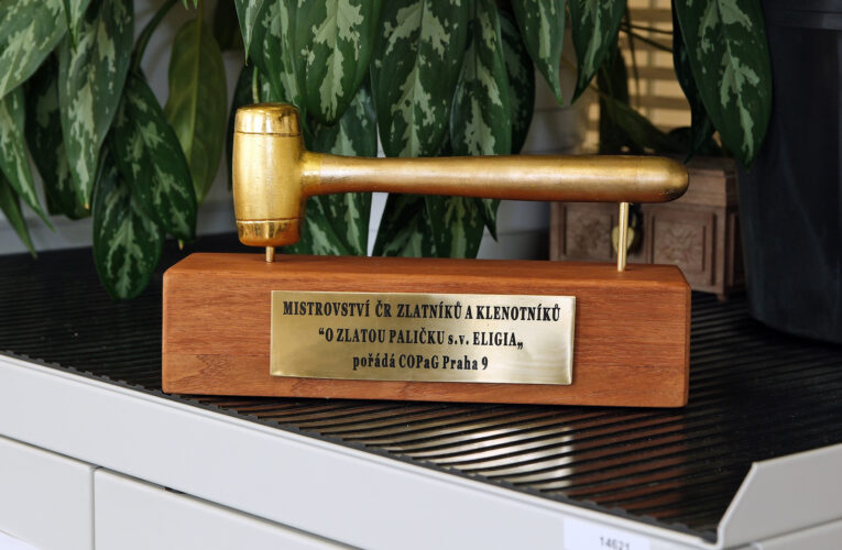 Mistrovství republiky mladých zlatníků zná své vítěze. První místo zůstává v Jablonci