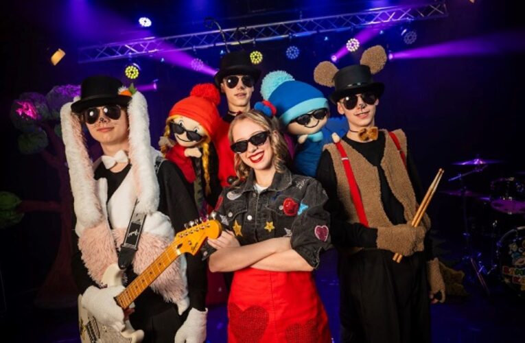 Kája a Bambuláček přinášejí revoluci v dětské zábavě – budou vystupovat se zvířecí kapelou!