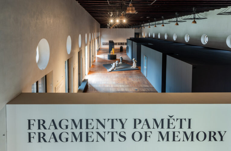 Fragmenty paměti: Pražský hrad vystavuje vzácný Svatovítský poklad