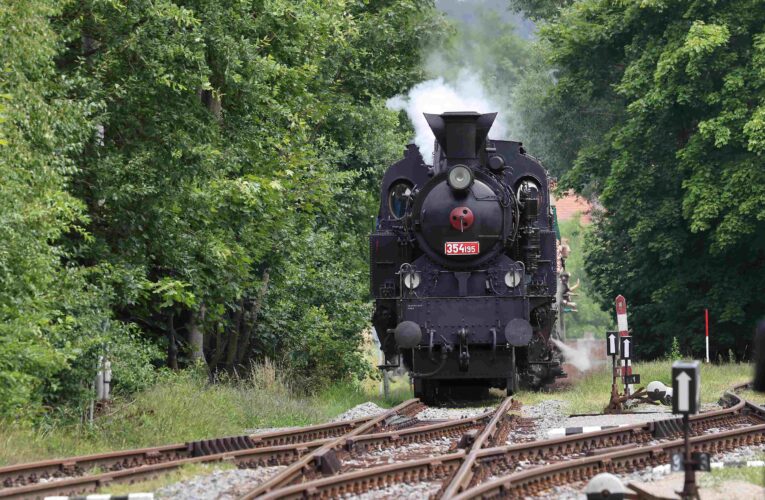 Pára, Bobinka i Elinka. Jižní Čechy čeká léto plné železniční nostalgie