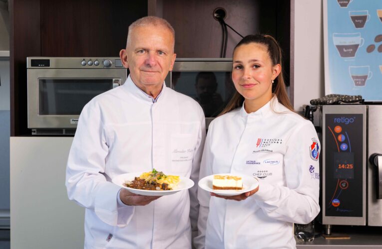 V restauračních vozech ČD začíná nová sezóna. Menu láká na hovězí po burgundsku i oblíbený cheesecake